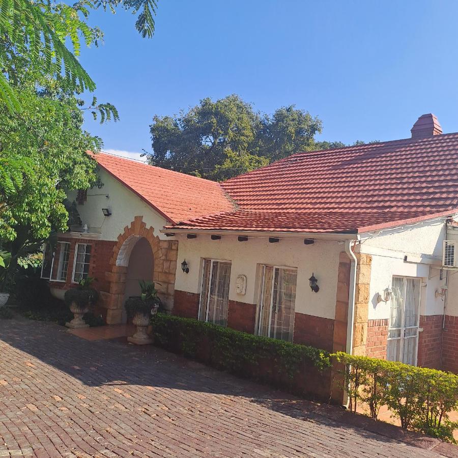 Moonlight Guesthouse Pretoria Exterior photo